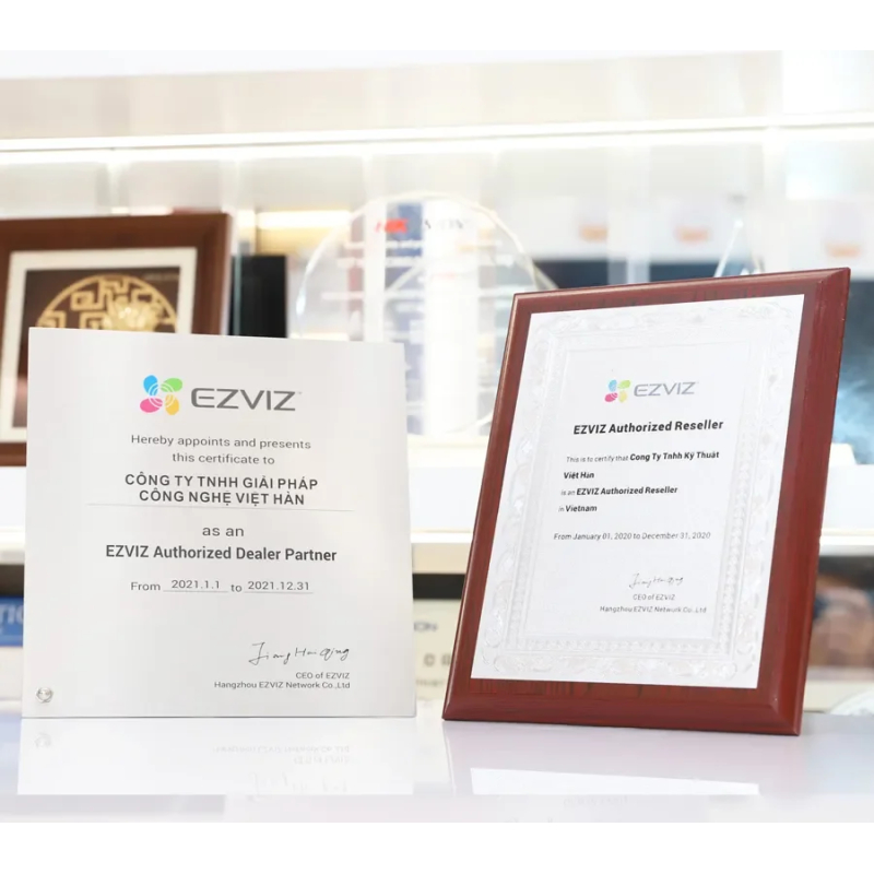 Camera EZVIZ C6N 4MP không dây trong nhà mới nhất